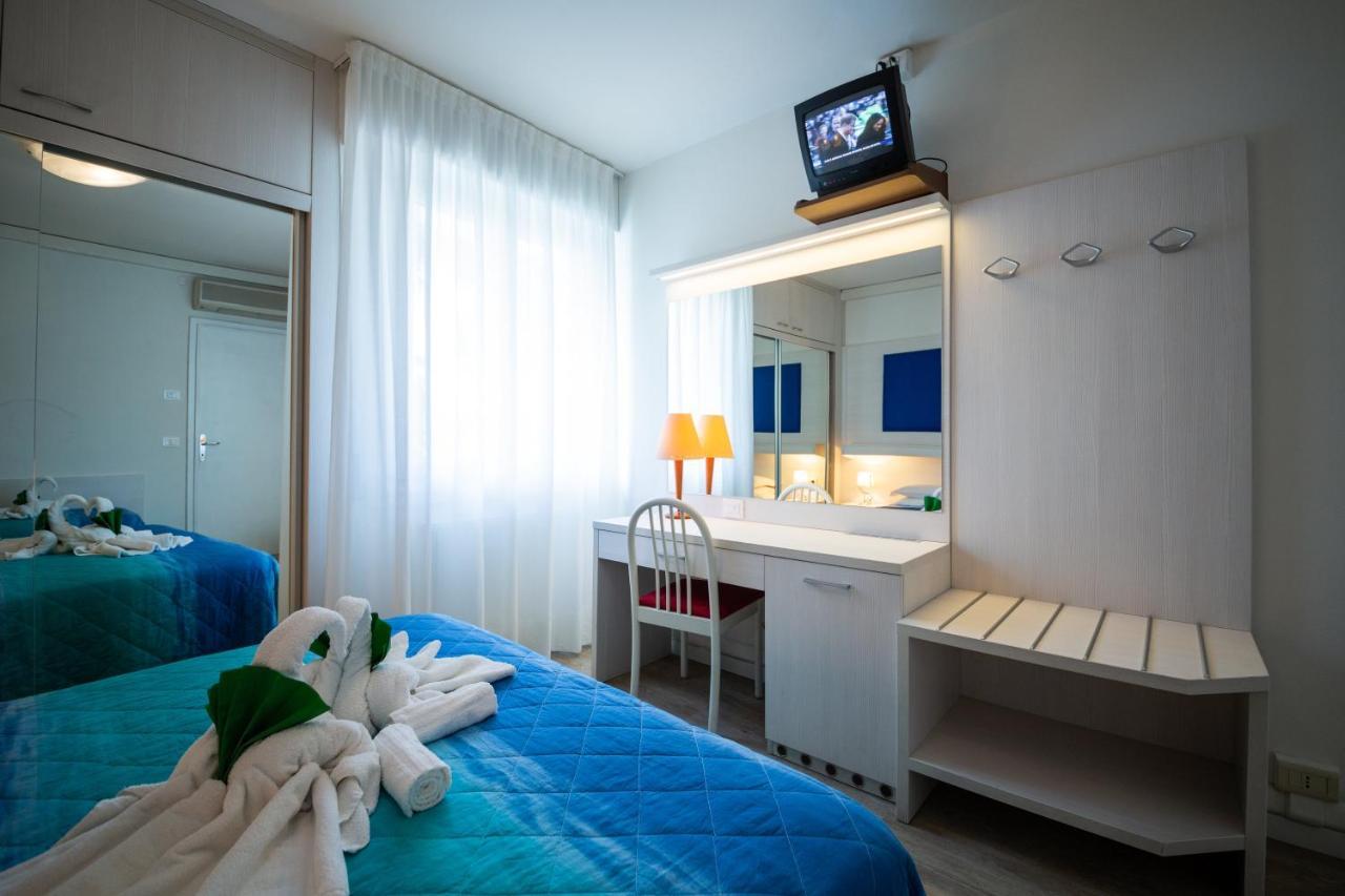 Villa Lucilla Lignano Sabbiadoro Eksteriør billede