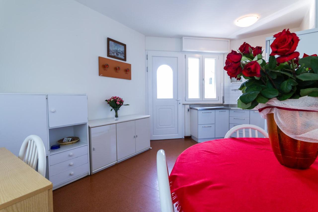 Villa Lucilla Lignano Sabbiadoro Eksteriør billede